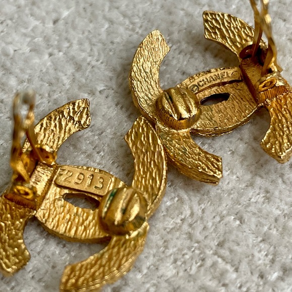 Chanel Woven Vintage CC Earrings - Picture 8 of 10